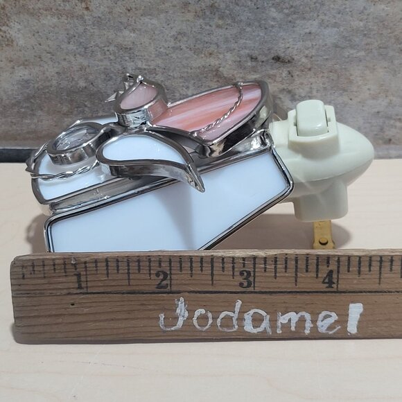 Stained Glass Angel Plug In Nightlight Pink White Silver Plate Finish - Picture 10 of 14